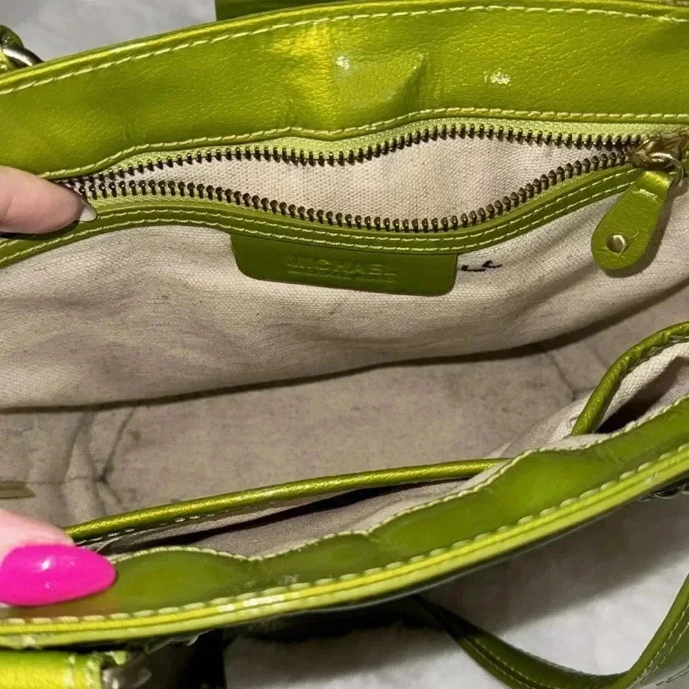 Michael Kors Green and Tan Woven Bag - Picture 9 of 14
